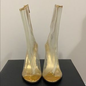 CAPE ROBBIN CLEAR HEELS